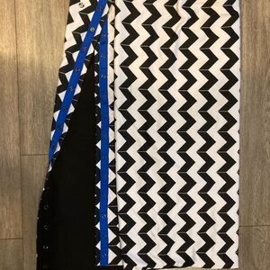 Lululemon Black and White Zigzag Snap Scarf Wrap thingy